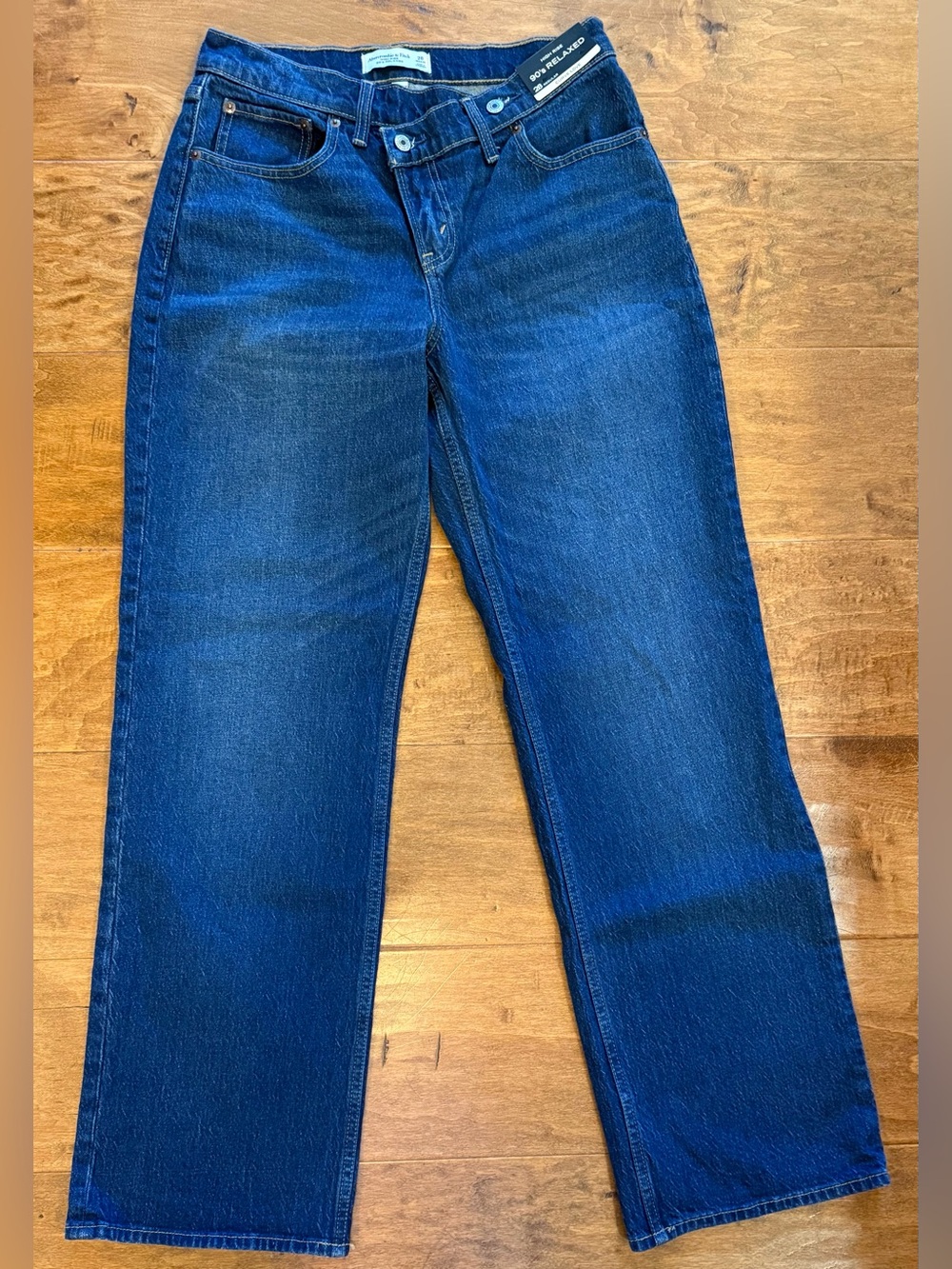 Abercrombie Curve Love 90s Relaxed Crossover Waist Jeans 28 NWT